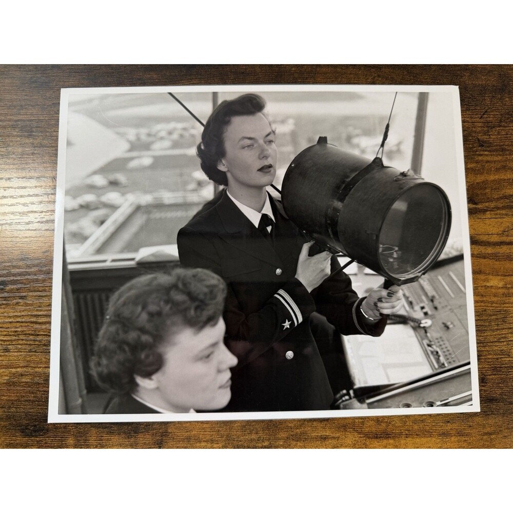 US Navy WAVES Signal Light Control Tower Anacostia DC 8x10 Photo